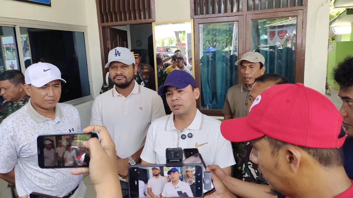 Dok: Kapolres Lhokseumawe, Dr. Ahzan Baju Putih (Kiri), Walikota Lhokseumawe Dr. Sayuti (Ditengah), Ketua DPRK Lhokseumawe, H.Faisal M. Isa.