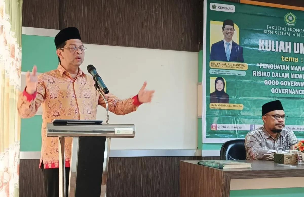 Staf Ahli Kementerian Agama RI, Dr. Faisal Ali Hasyim, saat memberikan kuliah umum, di Fakultas Ekonomi dan Bisnis Islam (FEBI) Institut Agama Islam Negeri (IAIN) Langsa, Rabu, 29 Oktober 2025. Foto/ist.